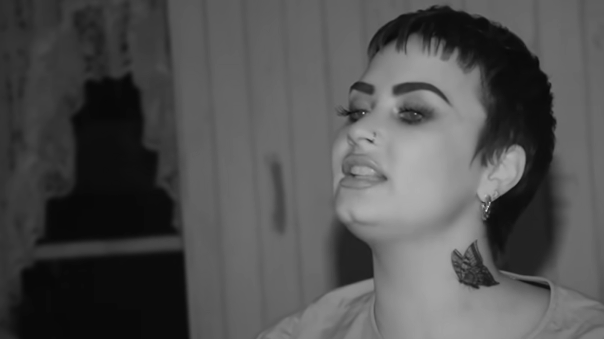 Demi Lovato sings to ghost to heal its 'trauma' from sexism — RT Games &  Culture