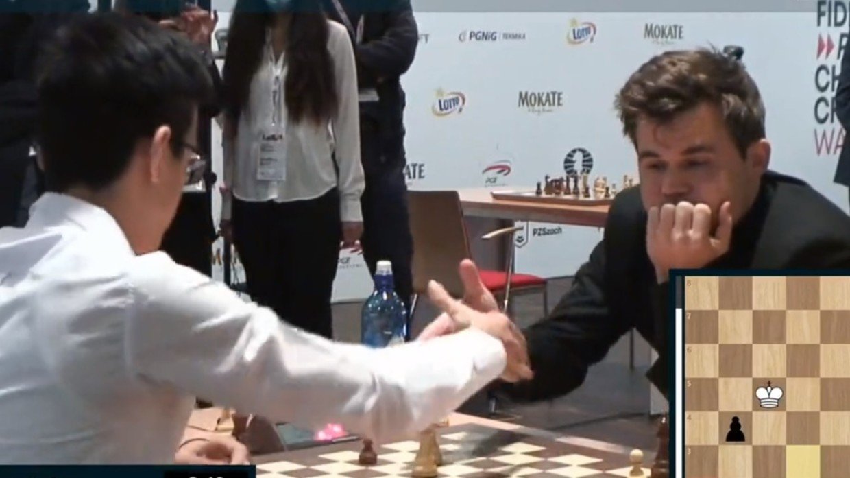 Magnus Carlsen beat reigning World Rapid Champion Nodirbek Abdusattorov on  Day 1