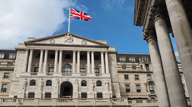 UK hikes interest rate to beat 10-year inflation high
