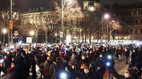 Tens of thousands flood Vienna streets to commemorate Covid victims