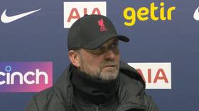 ‘I have to touch a chair’: Klopp throws press conference strop (VIDEO)