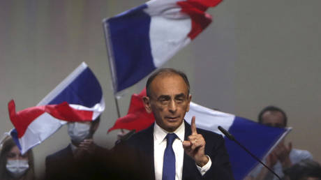 Eric Zemmour at a campaign event in Villepinte, France, December 2021. © AP/Rafael Yaghobzadeh