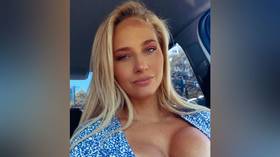 Boxing bombshell cites Pfizer jab ‘boob effect’ with chesty selfie
