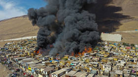 Uncontrolled fire decimates homes in slum (VIDEO)