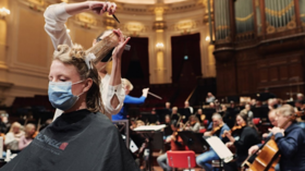 WATCH Haircut protest staged in museums