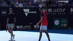 Aussie agitator Kyrgios labeled ‘hypocrite’ as he gives home crowd middle finger