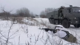 Russian troops display combat-readiness amid Ukraine tensions