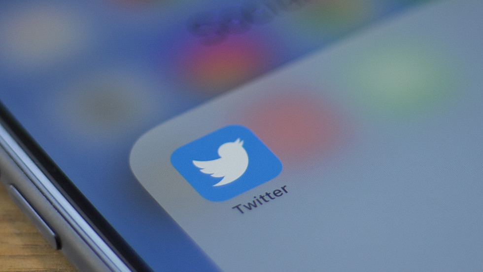 Twitter goes down for thousands of users — RT World News