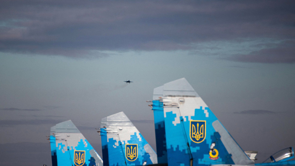 Ukrainian Airspace Shuts Down For Civilian Aircraft — RT Russia ...