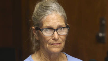 FILE PHOTO: Leslie Van Houten attends a parole hearing at the California Institution for Women in Corona, California, September 6, 2017 © AP / Stan Lim