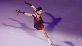 Russian skating star Medvedeva ‘robbed’ by robot in China (VIDEO)