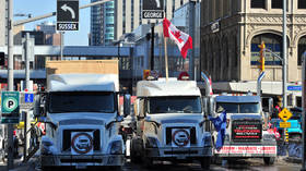 Canada-US bridge blocked by Freedom Convoy (VIDEOS)