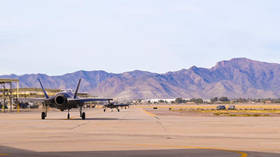 Fighter jet crashes in Arizona, pilot injured