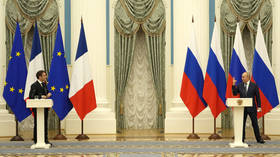 Putin and Macron discuss Ukrainian crisis