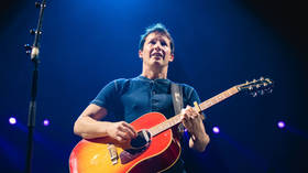 James Blunt offers help to break up protest