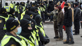 Police arrest last protesters at US-Canada border, traffic set to resume