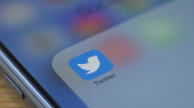 Twitter goes down for thousands of users