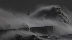 Storm Eunice batters UK and Ireland (VIDEOS)