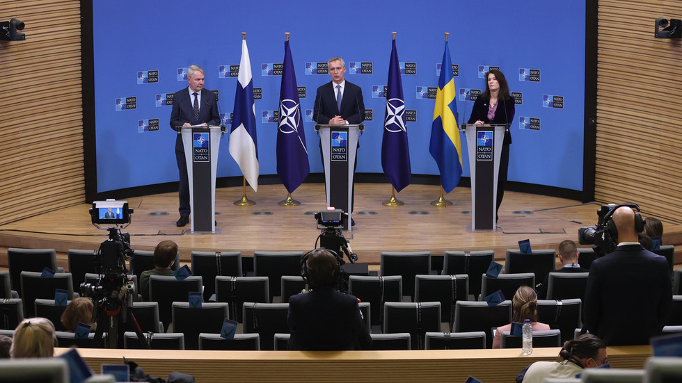 NATO strengthens cooperation with Finland and Sweden — RT World News
