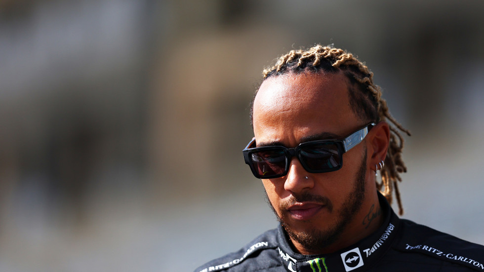 F1 marshal ‘removed from his post' after ‘hoping’ for Lewis Hamilton to ...