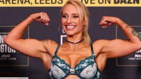 Boxing's ‘Blonde Bomber’ fires x-rated warning after title winning performance
