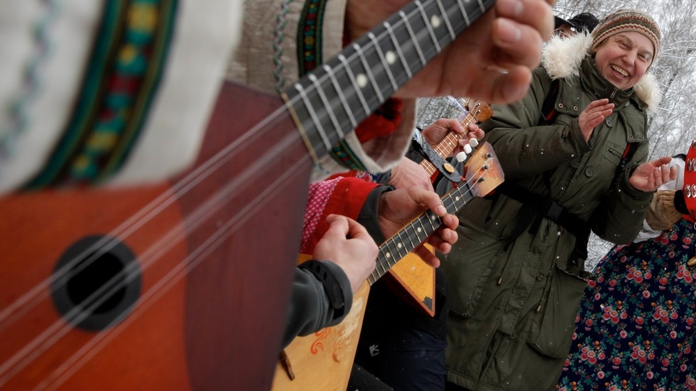 Russian Orchestra Protests Balalaika Ban VIDEO RT Russia Former   627022202030272fd32d0e32 