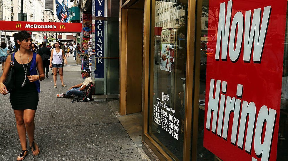 Americans quit their jobs at record pace — RT Business News