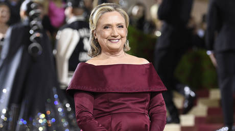 Hillary Clinton attends The Metropolitan Museum of Art's Costume Institute benefit gala in New York, May 2, 2022 © AP / Evan Agostini