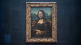 Mona Lisa painting under attack