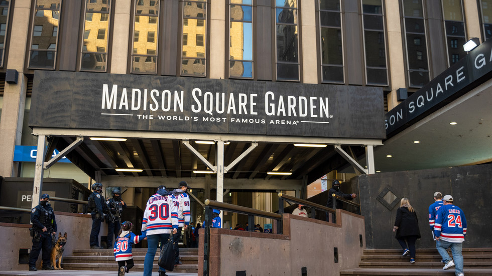 Madison Square Garden bans violent fan for life — RT Sport News