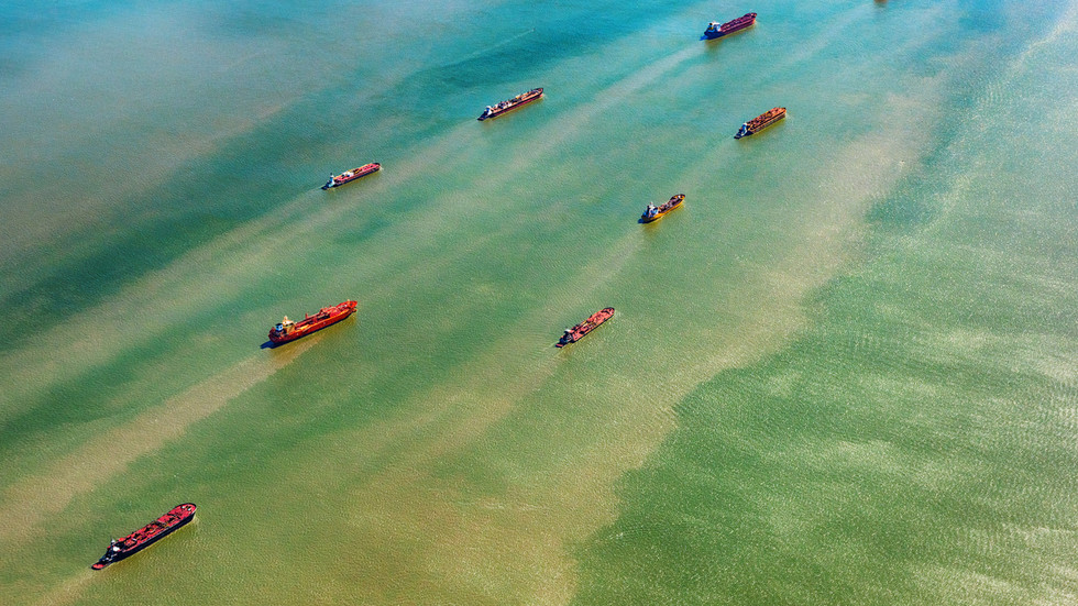 Europe top US oil consumer Bloomberg — RT Business News