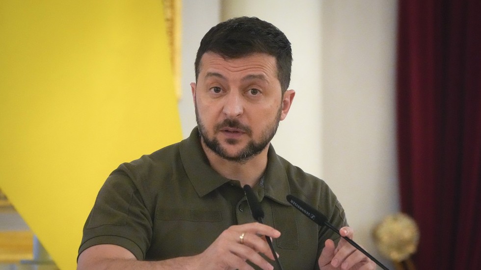 Zelensky tells Americans to make sacrifices for Ukraine
