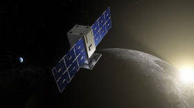 NASA loses touch with Moon probe