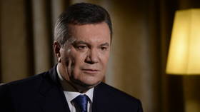 Ex-president says Ukrainians face tough choice