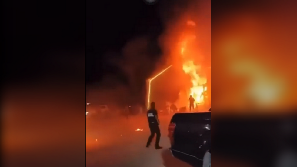 Horror nightclub fire kills and injures dozens — RT World News