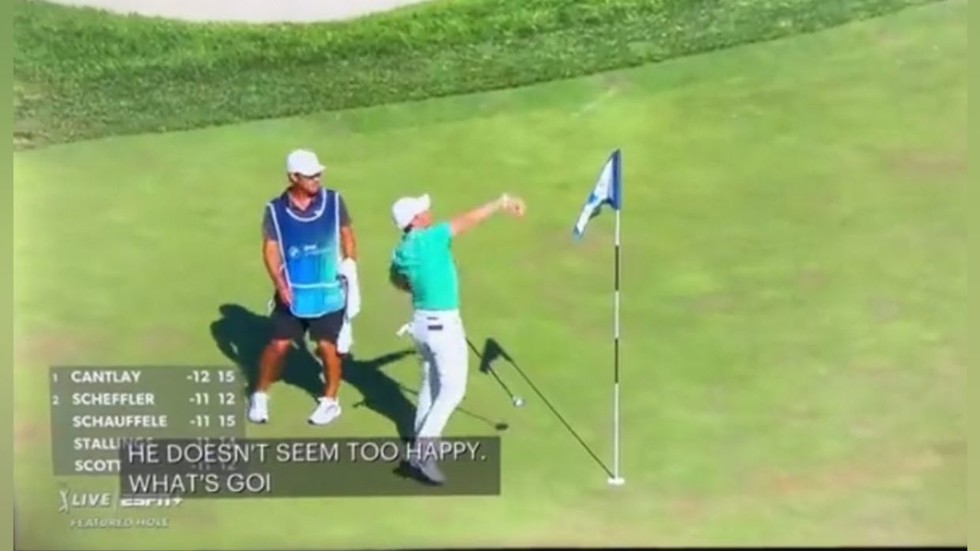 Crowd loves golf star’s reaction to bizarre fan stunt (VIDEO) — RT ...