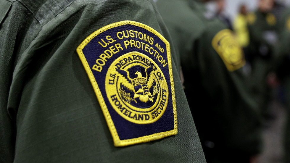 US border agents seize millions in fentanyl — RT World News