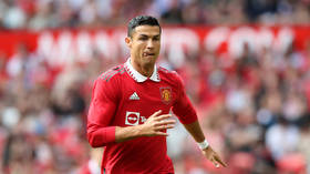 Club legend Rooney says United must sell Ronaldo