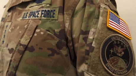 FILE PHOTO. A US Space Force member displays the service’s uniform at the Pentagon in Arlington, Virginia. © US Air Force / Tech. Sgt. Robert Barnett