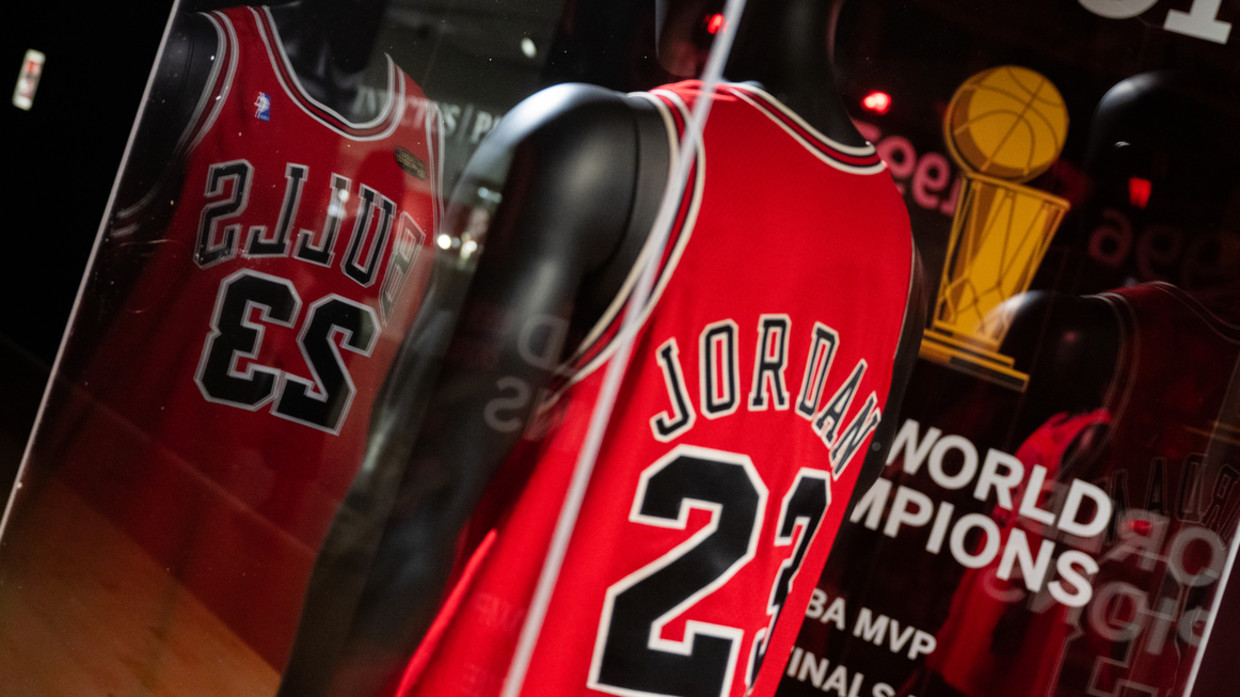 Michael Jordan's Jersey From '98 NBA Finals Goes For Record $10.1