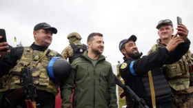 Photo of Zelensky guard sporting Nazi insignia vanishes