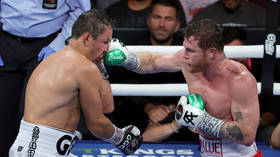 Canelo dominates Golovkin in trilogy fight (VIDEO)