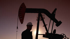 Oil prices slump on recession fears