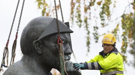 Finland’s last monument to the founder of the Soviet Union, Vladimir Lenin, being removed from its pedestal on October 4, 2022, Kotka, Finland.