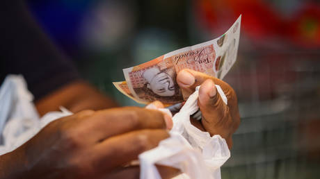 Nearly half of Brits struggle to pay bills – ONS