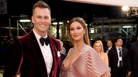 Brady ends speculation with divorce announcement