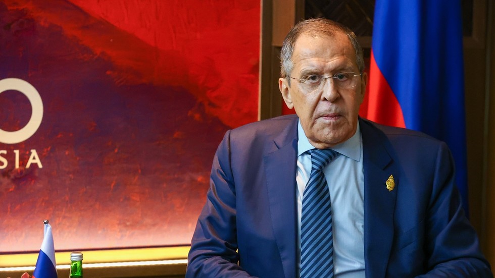 Conflict in Ukraine is hybrid war – Lavrov