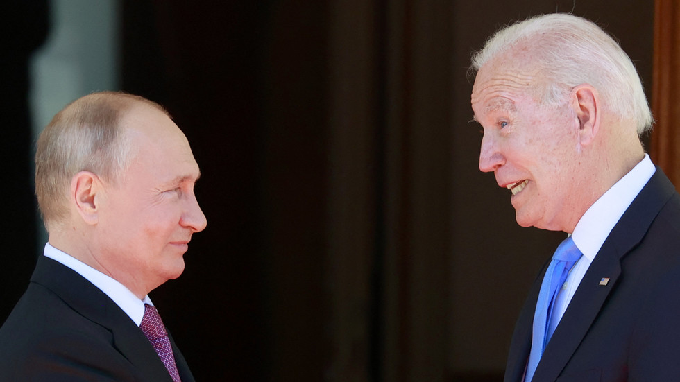 Kremlin reveals if Putin will send birthday greetings to Biden — RT ...