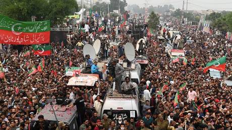 Supporters of Imran Khan take part of an anti-government march towards capital Islamabad, in Gujranwala, Pakistan, November 1, 2022.
