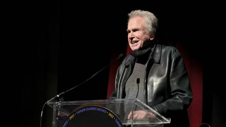 Warren Beatty accused of sexual assault